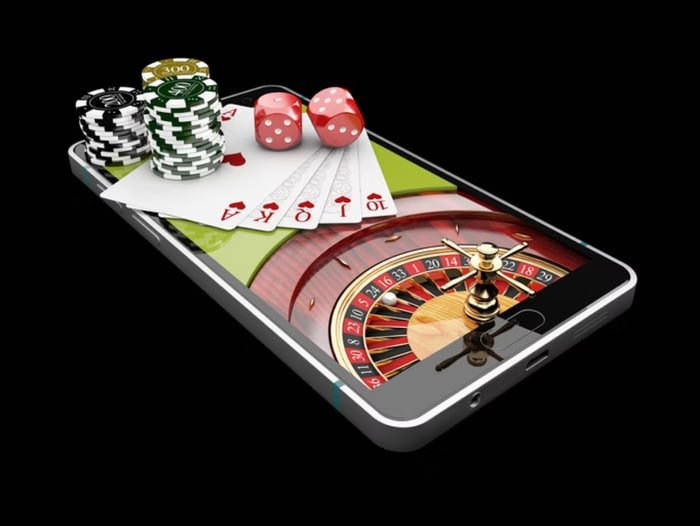 Antarmuka aplikasi pln togel yang menampilkan permainan kasino langsung dan sportsbook pada layar mobile